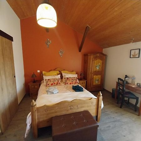 Au Granit Bleu Bed & Breakfast Faye-l'Abbesse Dış mekan fotoğraf