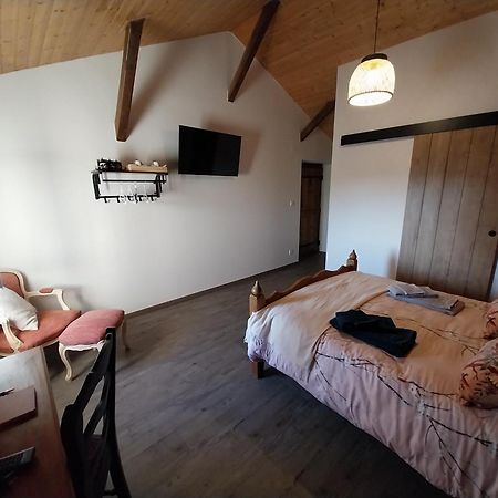 Au Granit Bleu Bed & Breakfast Faye-l'Abbesse Dış mekan fotoğraf