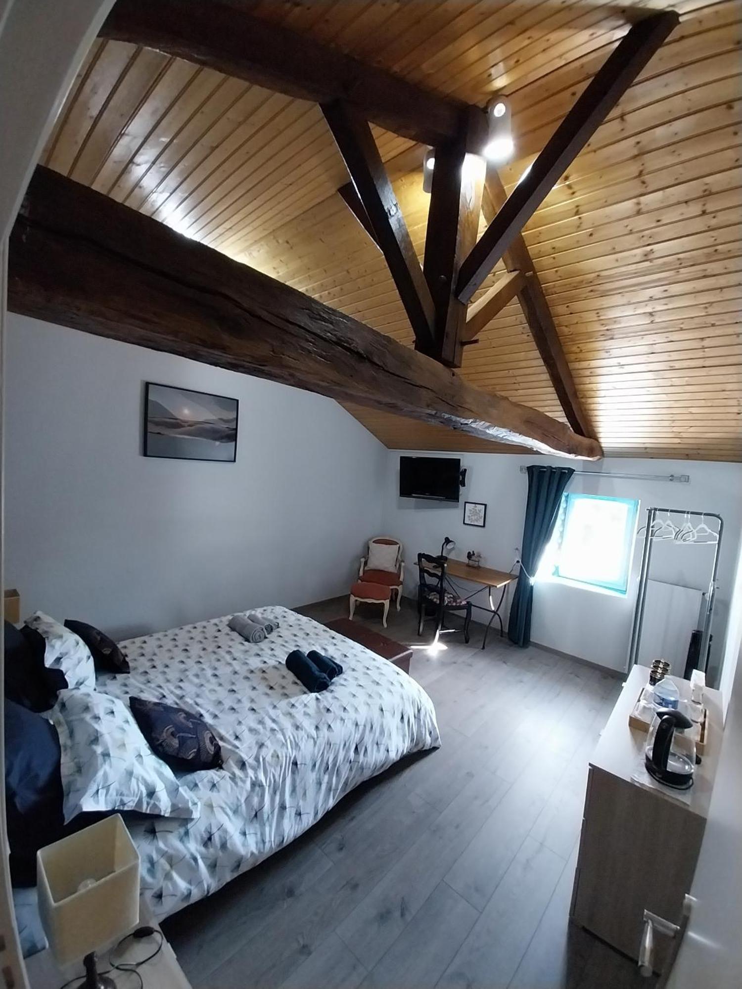 Au Granit Bleu Bed & Breakfast Faye-l'Abbesse Dış mekan fotoğraf