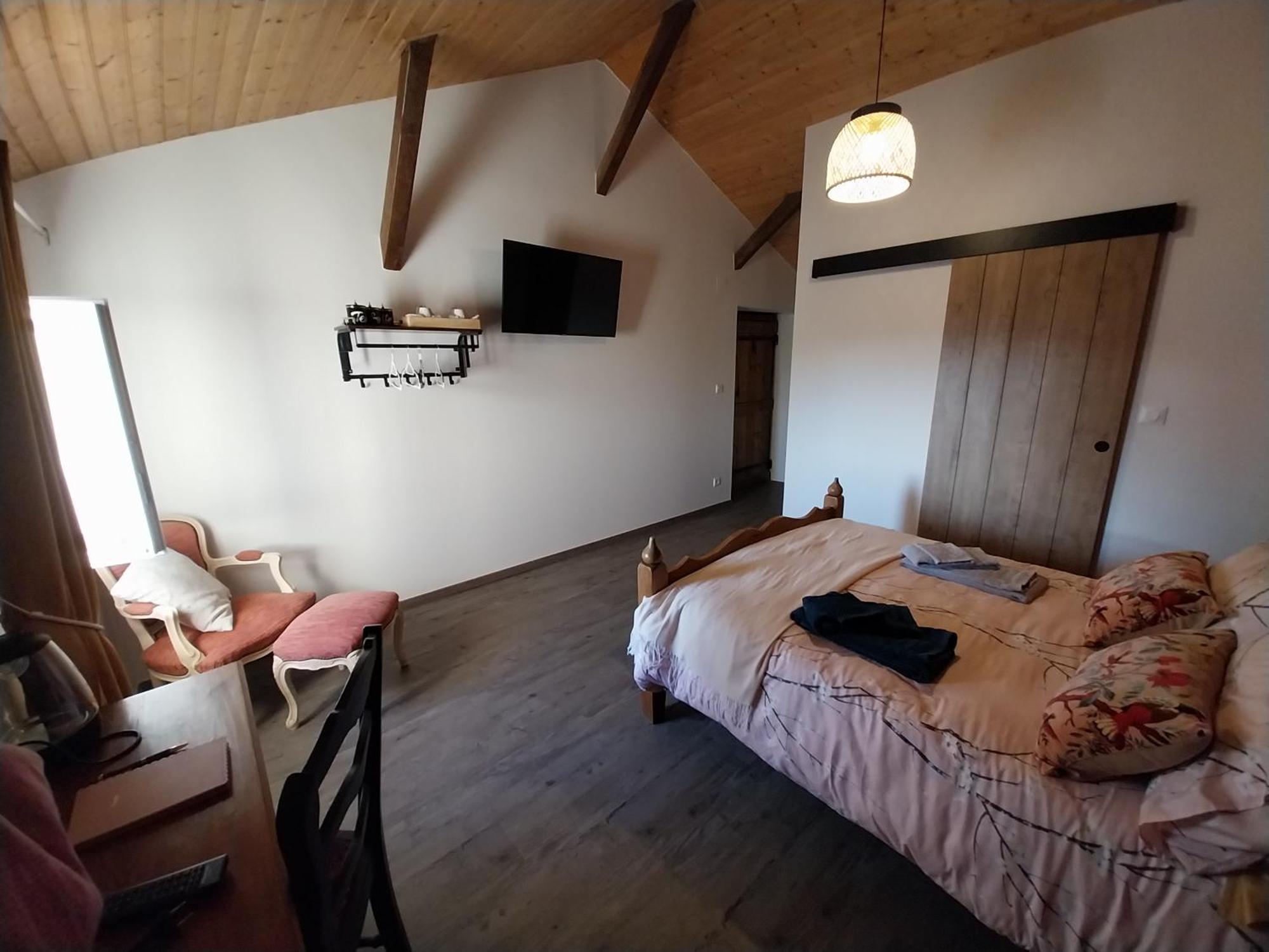 Au Granit Bleu Bed & Breakfast Faye-l'Abbesse Dış mekan fotoğraf